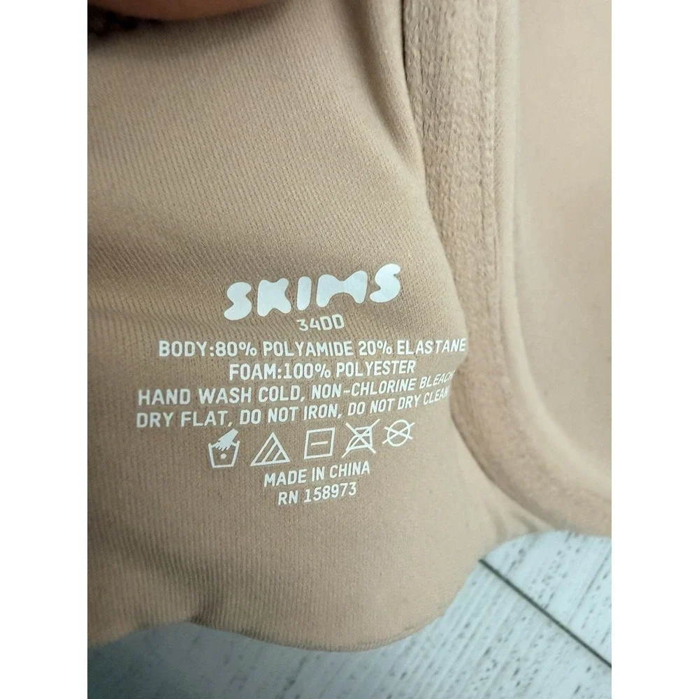 NWT SKIMS Fits Everybody Plunge Bra Sz 34DD Mica Nude Color - Picture 5 of 5